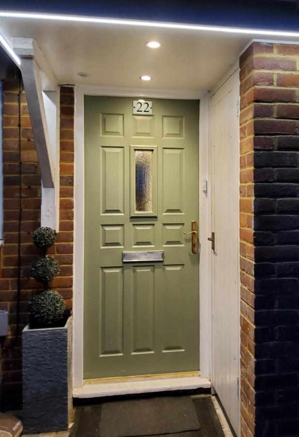 Air Conditioned Modern Double Bed Room With Private Attached Bathroom - Free Parking - Near London Heathrow Airport & Southall Broadway Eksteriør bilde