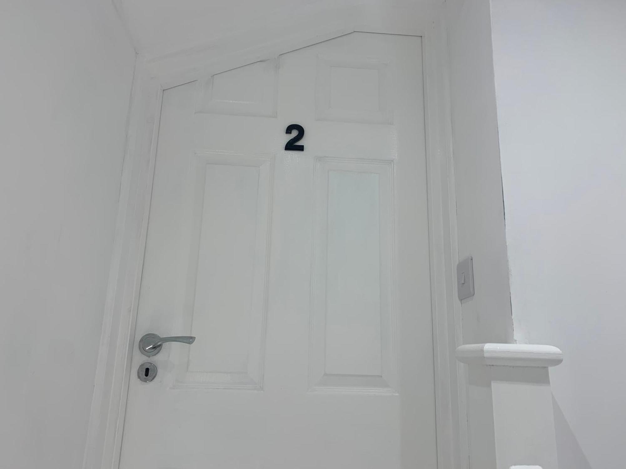 Air Conditioned Modern Double Bed Room With Private Attached Bathroom - Free Parking - Near London Heathrow Airport & Southall Broadway Eksteriør bilde