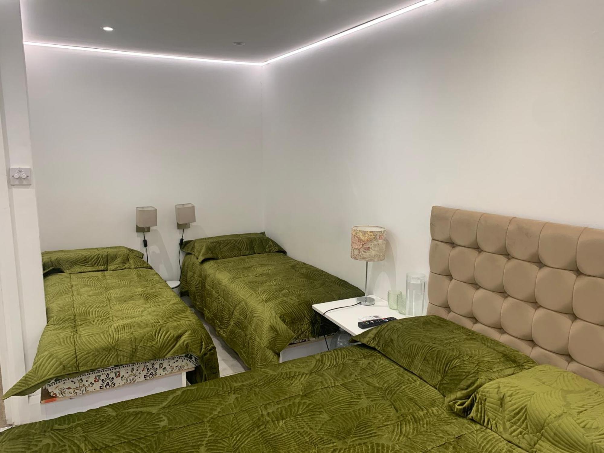 Air Conditioned Modern Double Bed Room With Private Attached Bathroom - Free Parking - Near London Heathrow Airport & Southall Broadway Eksteriør bilde